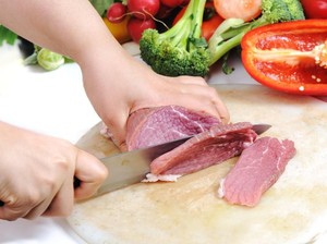Tips dan Cara Mengolah Daging Sapi Kurban agar Cepat Empuk Tanpa Presto