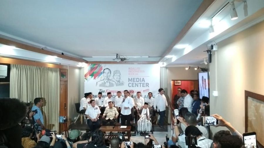 Jokowi mengatakan ET dipilih karena kemampuan manajerial yang sudah tidak lagi diragukan.
