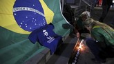 Pernyataan Bolsonaro dikenal berani, salah satunya meminta agar polisi langsung menembak mati penjahat dan pedagang obat-obat terlarang. Mantan perwira militer itu juga sempat menarik perhatian atas komentarnya yang bernada rasis dan homofobia. (REUTERS/Paulo Whitaker)
