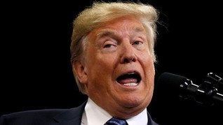 Trump Minta Apple Bangun Pabrik di AS Kalau Mau Tarif Murah
