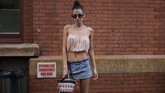 Elena Azzaro (23) berpose di Manhattan, New York, AS, 3 September 2018.