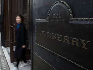 Burberry PHK 1.700 Karyawan di Seluruh Dunia!