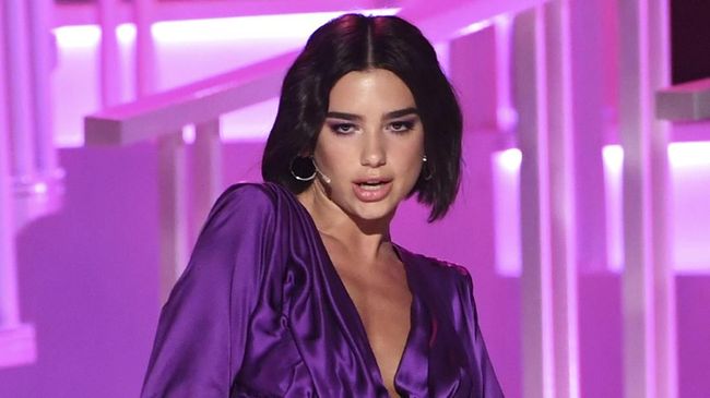  Keen Gaya Rambut  Dua Lipa Model  Rambut  Panjang  Wajah 