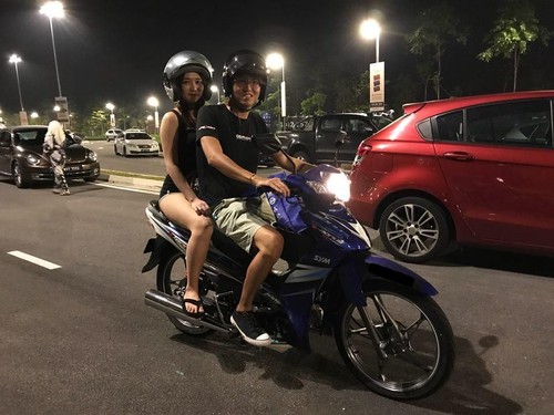 Viral! Curhat Pria Yang Merasa Beruntung Pacarnya Mau Dijemput Naik Motor Menempuh 43 Km Viral! Curhat Pria Yang Merasa Beruntung Pacarnya Mau Dijemput Naik Motor Menempuh 43 Km