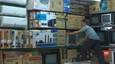 Mayoritas barang elektronik yang masih diimpor juga berpotensi mengalami kenaikan harga. Selain karena pelemahan rupiah, kenaikan pajak impor beberapa jenis barang juga berpotensi mengerek harga. (CNNIndonesia).