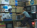 VIDEO: Harga Barang Elektronik Naik, Konsumen Tunda Pembelian