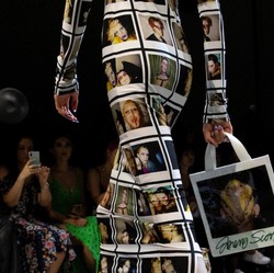 Gaya Eksperimental Kate Spade Hadir di New York Fashion Week