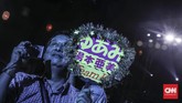 Pengunjung menikmati sejumlah pertunjukan musik yang digelar dalam festival Jak-Japan Matsuri 2018 yang digelar untuk memperingati hubungan diplomatik Jepang-Indonesia. (CNN Indonesia/ Hesti Rika)