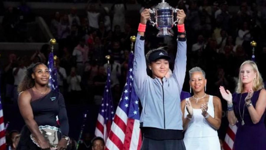 Osaka menjadi petenis Jepang pertama yang menjadi juara Grand Slam.