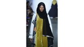 “Ini untuk keempat kalinya saya ikut NYFW. Biasanya saya membawa kain tradisional, kali ini saya membawa printing dan casual collection yang ready to wear,” kata Vivi. (Fernanda Calfat/Getty Images for Indonesian Diversity/AFP)
