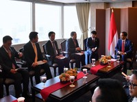 Ke Korea, Jokowi Bertemu dengan Bos Hyundai, Lotte, dan Posco