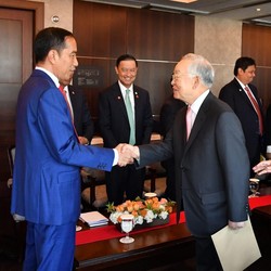Jokowi, Hyundai, dan Misi Jemput Investasi Triliunan Rupiah
