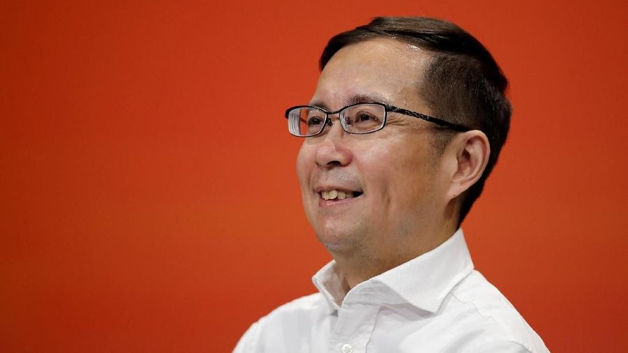Jack Ma resmi mundur dari pucuk pimpinan Alibaba, raksasa teknologi yang telah dipimpinnya selama 20 tahun. Posisinya akan digantikan oleh Daniel Zhang.