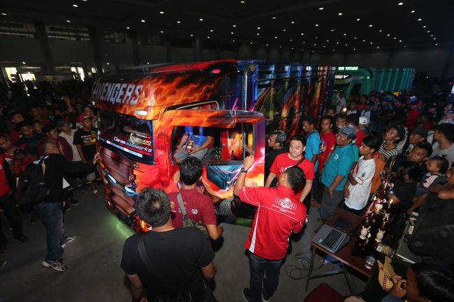 Modifikasi Truk Superhero Telan Dana Rp300 Juta