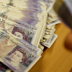Sempat di Zona Hijau, Poundsterling Kembali Terkapar