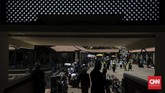 Bersamaan dengan Tahun Baru Islam 1 Muharram 1440. Banyak umat Muslim melaksanakan ziarah kubur ke makam para wali dan ulama, salah satu di antaranya adalah berziarah ke makam Habib Husein bin Abubakar Alaydrus, di Masjid Luar Batang. (CNN Indonesia/Adhi Wicaksono)