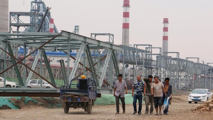 Pertumbuhan sektor manufaktur China melambat pada September karena permintaan eksternal dan domestik melemah.