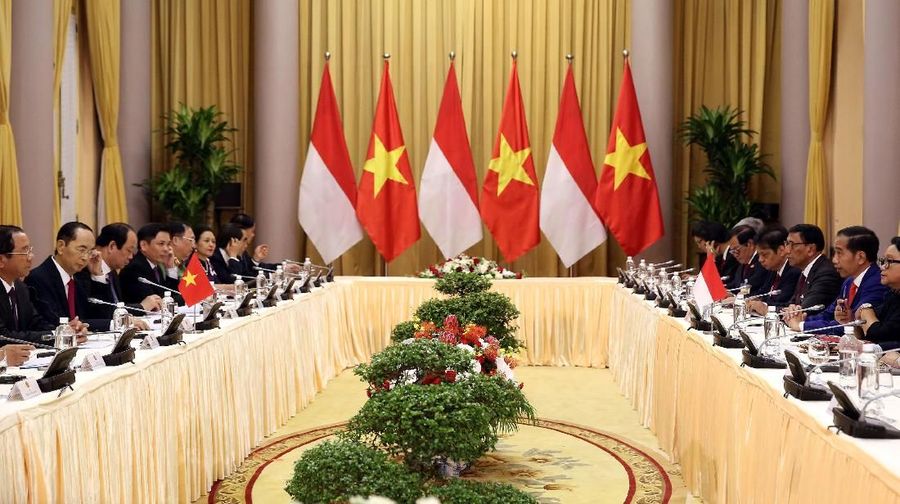 Dari Korea Selatan, Jokowi langsung terbang ke Vietnam untuk bahas kerja sama dalam bidang keluatan dan perikanan, serta zona ekonomi eksklusif 