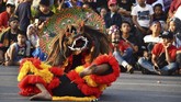 Parade budaya di Ponorogo ini diikuti ribuan perserta. (Antara/Siswowidodo)