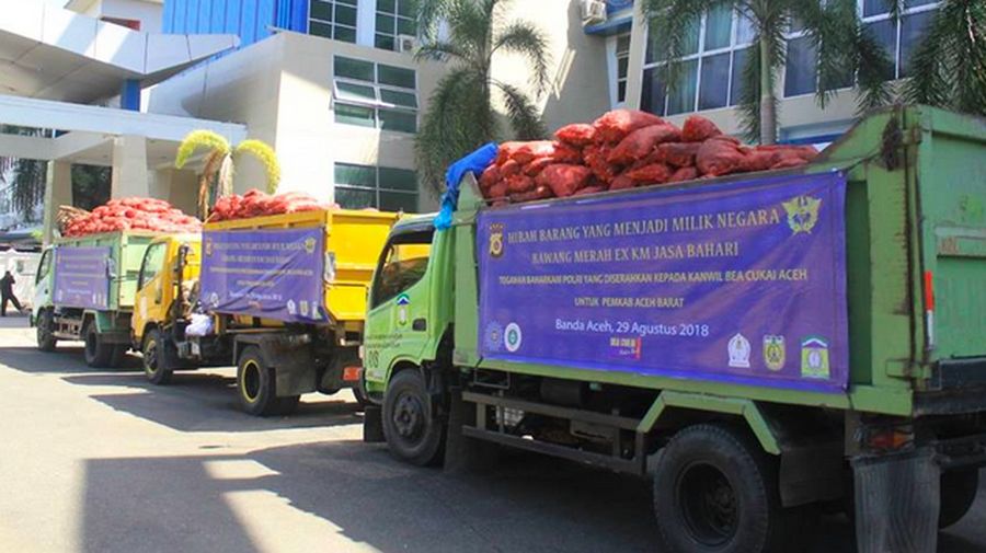Direktorat Jenderal Bea dan Cukai (DJBC) Banda Aceh menghibahkan 27 ton bawang merah hasil penindakan Kepolisian Daerah Aceh