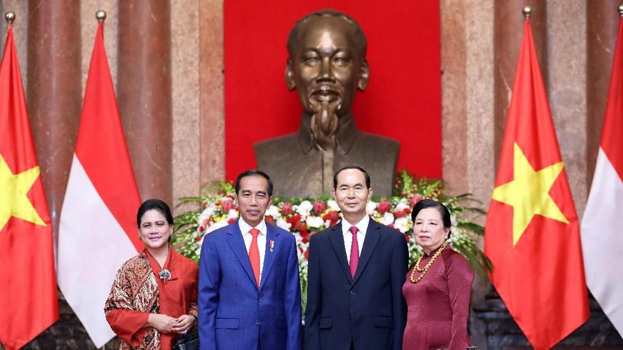 Dari Korea Selatan, Jokowi langsung terbang ke Vietnam untuk bahas kerja sama dalam bidang keluatan dan perikanan, serta zona ekonomi eksklusif 