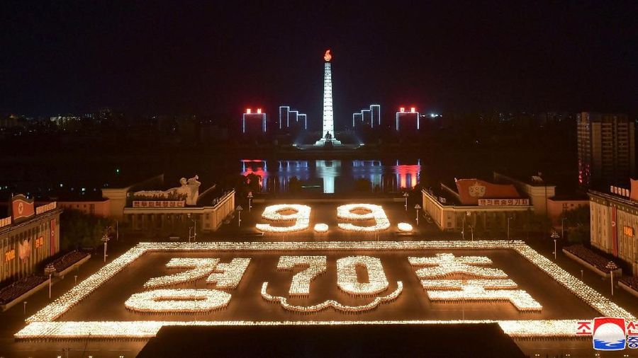 Warga ikut serta dalam perayaan menandai peringatan 70 tahun pendirian Korea Utara di Pyongyang, Korea Utara, in this undated photo released September 11, 2018 by North Korea's Korean Central News Agency (KCNA). KCNA via REUTERS ATTENTION EDITORS - THIS IMAGE WAS PROVIDED BY A THIRD PARTY. REUTERS IS UNABLE TO INDEPENDENTLY VERIFY THIS IMAGE. NO THIRD PARTY SALES. SOUTH KOREA OUT.
