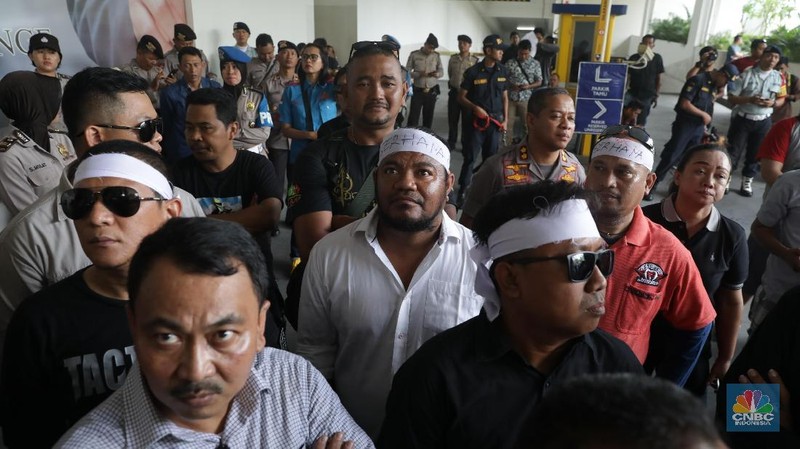 Aksi tersebut merupakan lanjutan dari demo hari senin, kemarin.