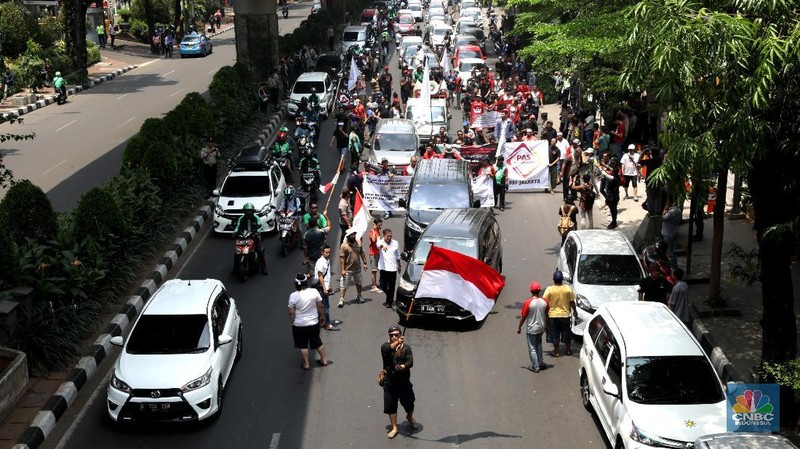 Aksi tersebut merupakan lanjutan dari demo hari senin, kemarin.