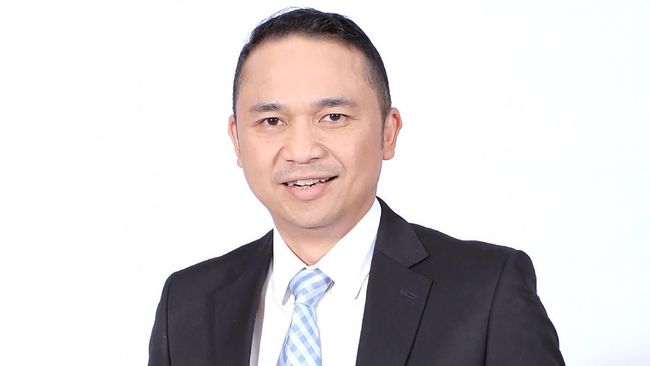 Ari Askhara, Dari Pelindo III Terbang ke Garuda Indonesia