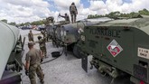 Para penduduk kemudian akan berpacu dengan waktu untuk mengungsi menuju kota Pelabuhan Wilmington sebelum jembatan penghubung diangkat pada Rabu. (U.S. Army National Guard/Sgt. Brian Calhoun/Handout via Reuters)