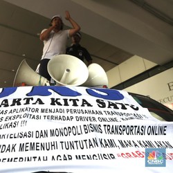 Belum Berlaku Penuh, Aturan Taksi Online Rawan Digugat?