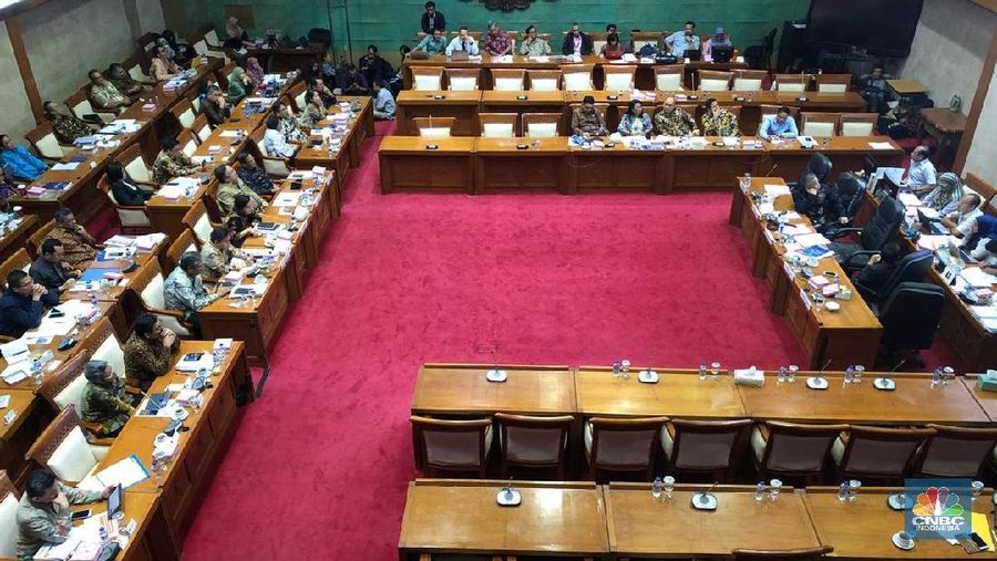 Dampak covid-19 juga telah memukul perekonomian Indonesia.