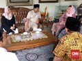 Silaturahmi ke Ciganjur, Prabowo Cium Tangan Istri Gus Dur