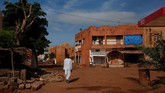Berdasarkan sensus, populasi penduduk Bamako bertambah hingga empat kali lipat sejak pertengahan 1970an menjadi 1,8 juta jiwa pada 2009. (REUTERS/Luc Gnago)