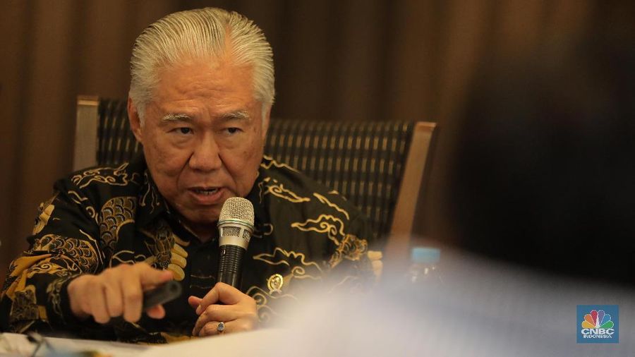 Menteri Perdagangan dan Direktur Utama Bulog beda pendapat soal impor beras.