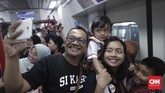 Kedua surat rekomendasi tersebut yakni rekomendasi teknis prasarana perkeretaapian jalur ganda layang dan bangunan, serta rekomendasi teknis pengoperasian perkeretaapian fasilitas operasi. (CNN Indonesia/ Hesti Rika)