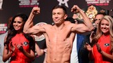 Gennady Golovkin melakukan timbang badan. Petinju dari Kazakhstan itu merupakan juara bertahan kelas menengah WBA Super, WBC, dan IBO. (REUTERS/Joe Camporeale-USA TODAY Sports)