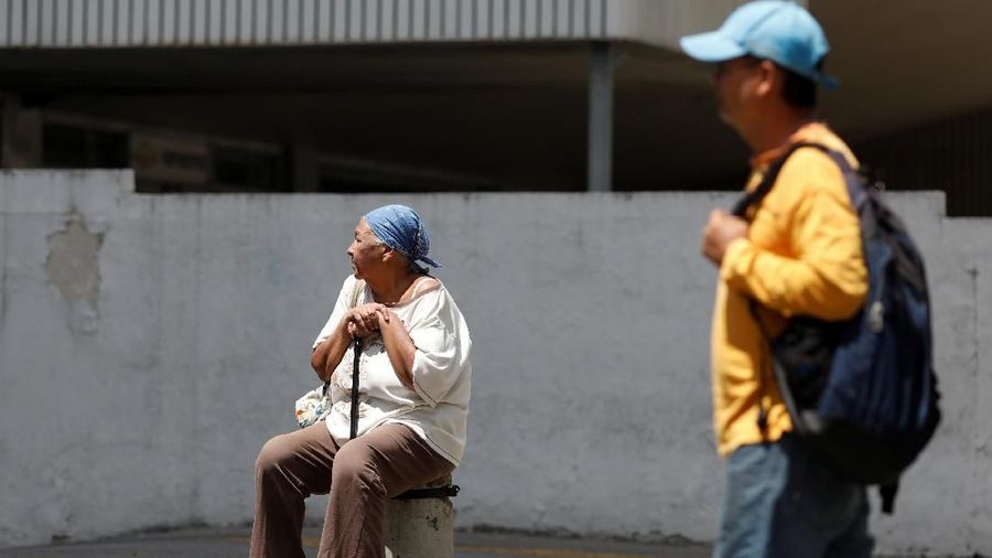 4,3 juta pensiunan Venezuela ditetapkan untuk menerima 1.800 Bolivar per bulan