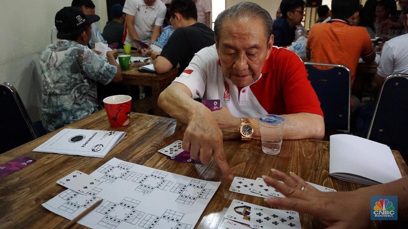Sebagai peraih medali perunggu Asian Games 2018, Bambang diberikan bonus Rp250 juta tanpa potongan pajak sebagai bentuk apresiasi