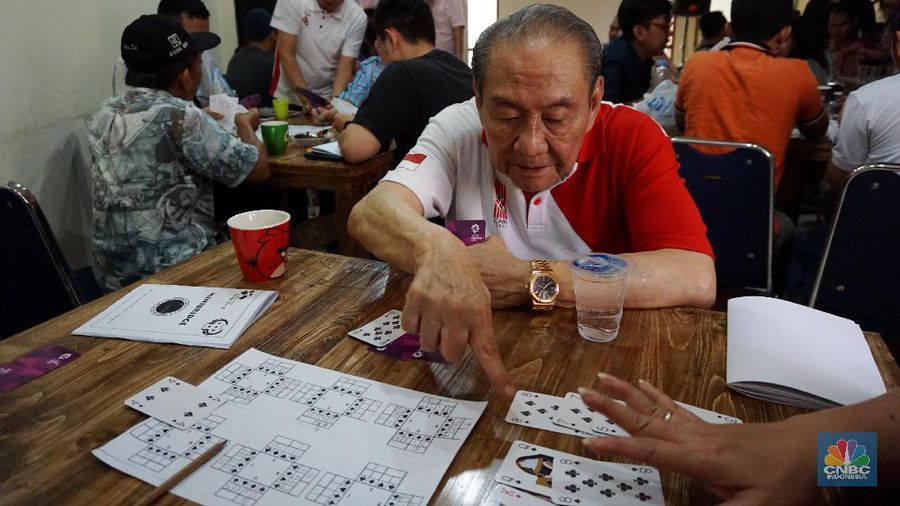 Punya Duit Triliunan, Selera Makan Tetap Sederhana