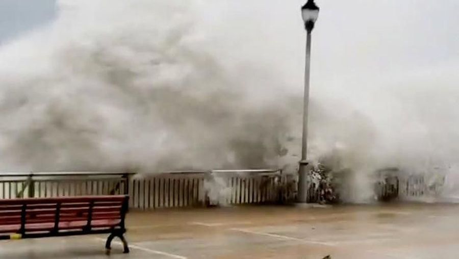 Badai Mangkhut dianggap sebagai yang terkuat di wilayah ini, kekuatan angin kencang lebih dari 200 kilometer per jam (125 mph)