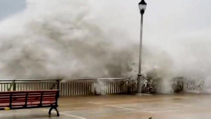 Badai Mangkhut dianggap sebagai yang terkuat di wilayah ini, kekuatan angin kencang lebih dari 200 kilometer per jam (125 mph)