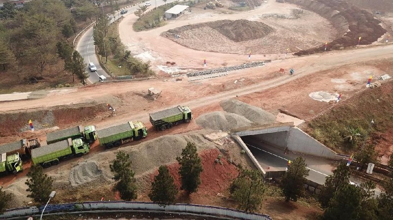 Jalan Tol Cinere-Serpong memiliki panjang 10,14 km dan ditargetkan beroperasi pada Semester I Tahun 2019.