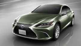 Menyetir Mobil Lexus Tak Perlu Lihat Kaca Spion Samping
