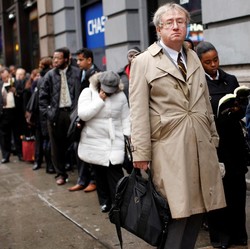 Apa Kemiripan Kasus Credit Suisse dengan Lehman Brothers?