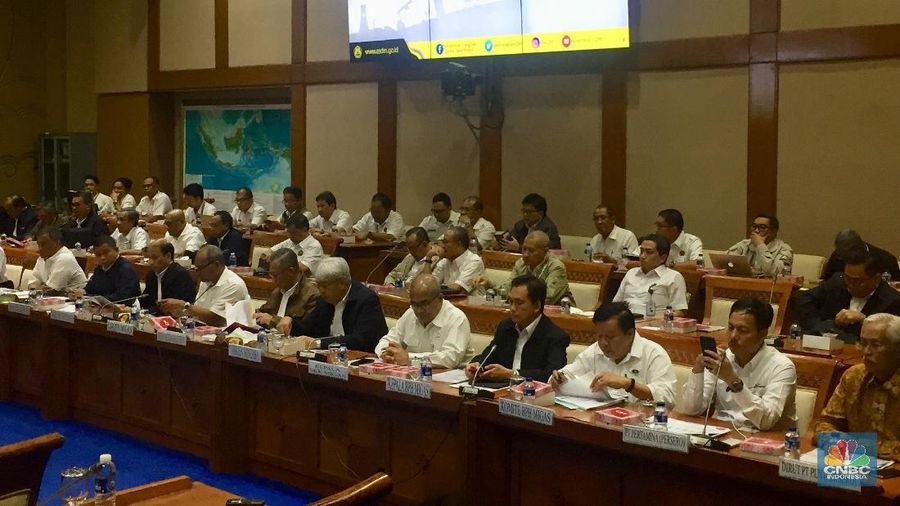 Komisi VII DPR menggelar rapat kerja dengan PT Pertamina secara tertutup, bahas produksi sampai impor minyak