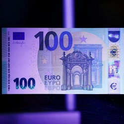 Rupiah Ambrol Di Benua Biru, Jelang Rilis Suku Bunga ECB