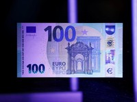 Italia Sebut Akan Kembali ke Lira, Euro Turun Tajam