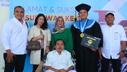 Ini Alasan Ekonomi Keluarga Aman Meski Mat Solar Sakit Menahun