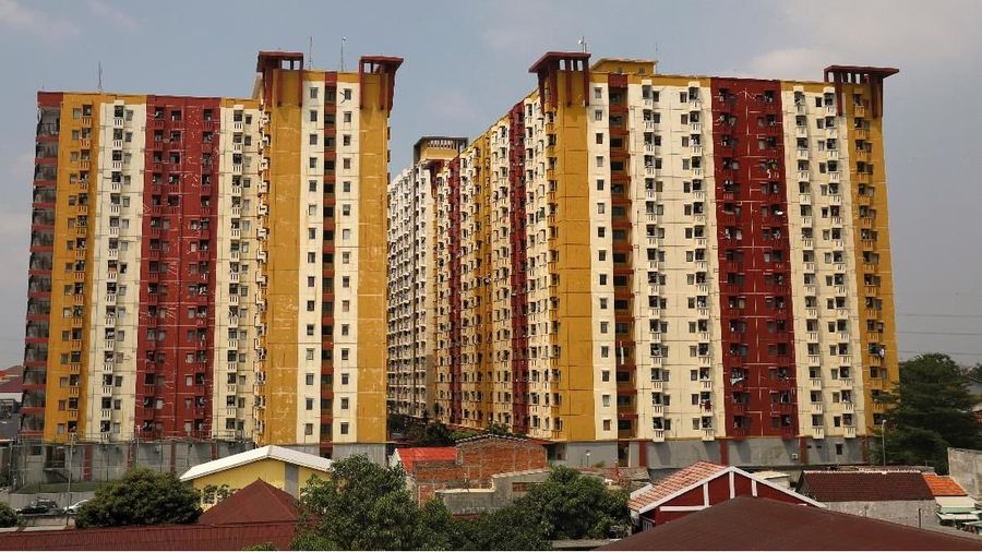 Suasana gedung bertingkat di Kawasan Jakarta, Selasa (19/8/2018). Pemerintah menetapkan pertumbuhan ekonomi di 2019 sebesar 5,3% yang didasarkan dengan outlookpertumbuhan di 2017 yang sebesar 5,2%. (CNBC Indonesia/Andrean Kristianto)